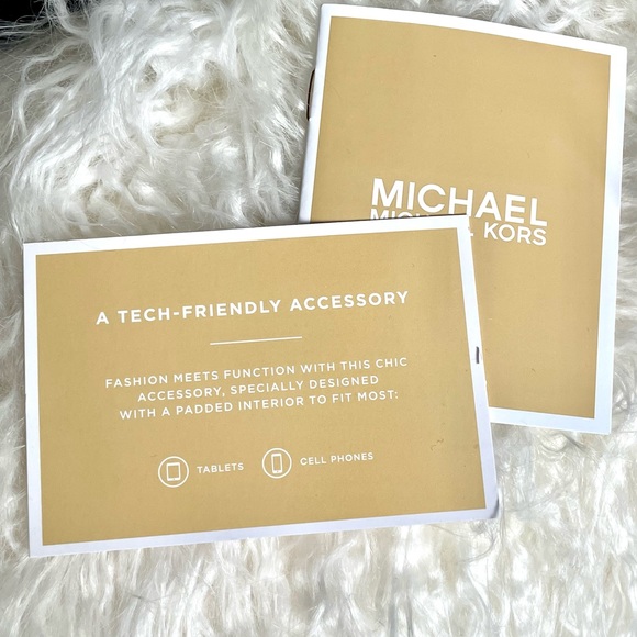 MK Jet Set Med  Leather Pocket Tote - Picture 4 of 5